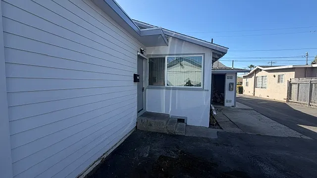 2 bed, 975 sqft, $2,650 — Photo 1