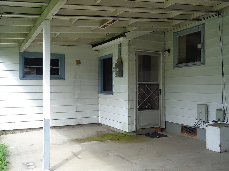 1945 23rd St NE — Photo 50