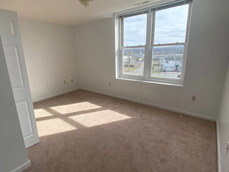 305 N Mercer St #3 — Photo 3
