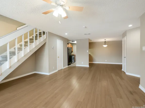 5322 Medical Dr #B-201, San Antonio, TX 78240