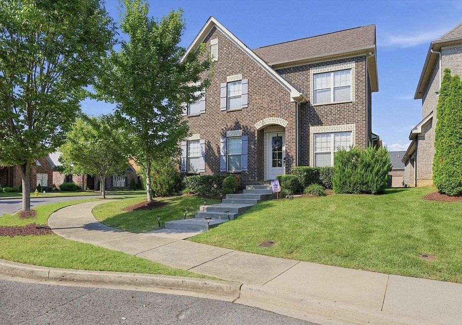 1st image of 1099 Paddock Park Cir