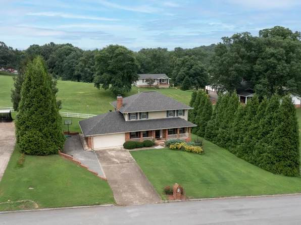 8615 Hunter Woods Dr, Ooltewah, TN 37363