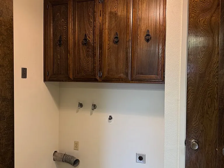 1586 Hawthorne Dr — Photo 8