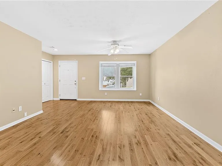 2266 Oak Glenn Cir — Photo 10
