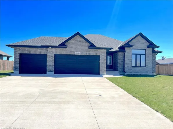 4062 Van Bree Dr, Plympton Wyoming, ON N0N 1J6