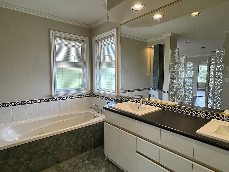 8622 Armstrong Ave #A — Photo 15
