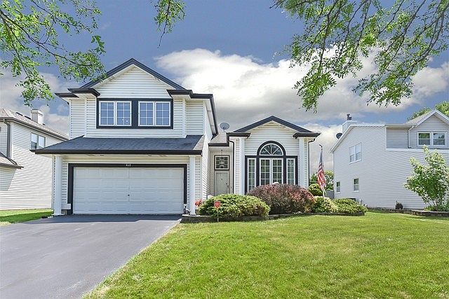 1st image of 460 Woodhollow Ln