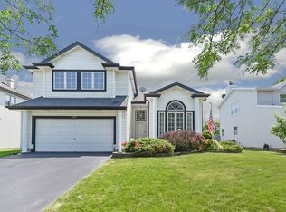 460 Woodhollow Ln, Bartlett, IL 60103