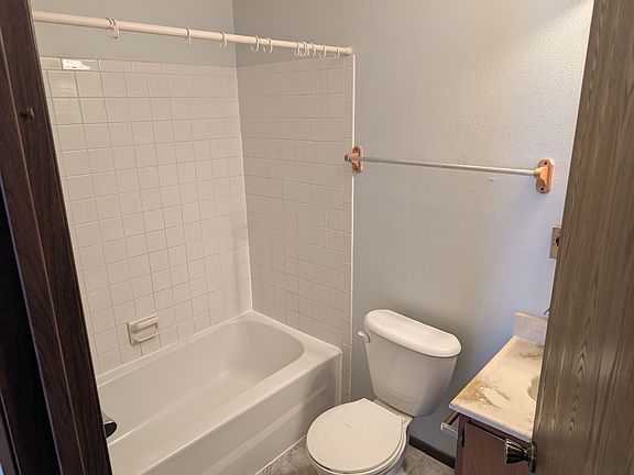 5th image of 614 Cedar St #6