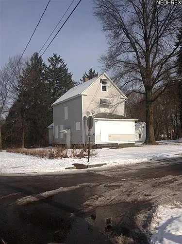 1951 Volney Rd photo 1