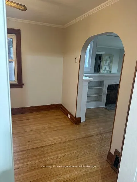 3 bed, $2,050 — Photo 4