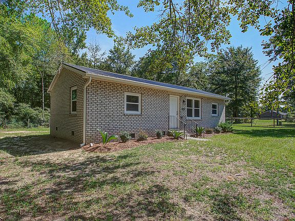 2nd image of 1243 Pineville Cir