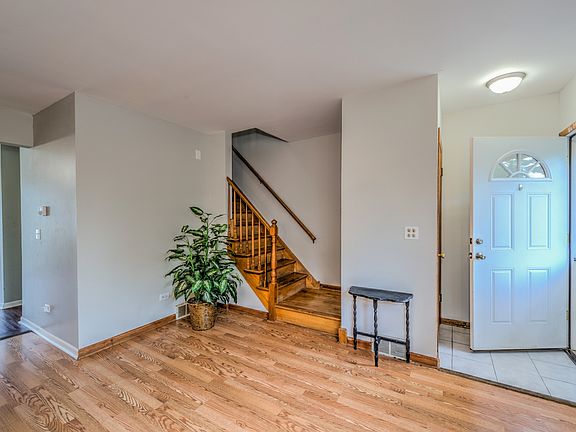 3rd image of 6907 W Medill Ave