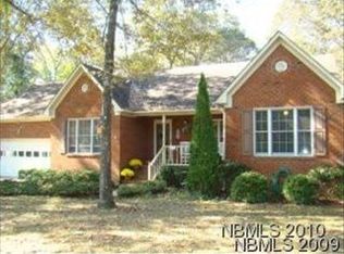1881 Acorn Dr, New Bern, NC 28562