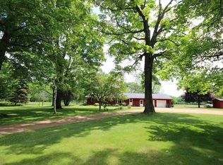 861 Mount View Rd, Mosinee, WI 54455
