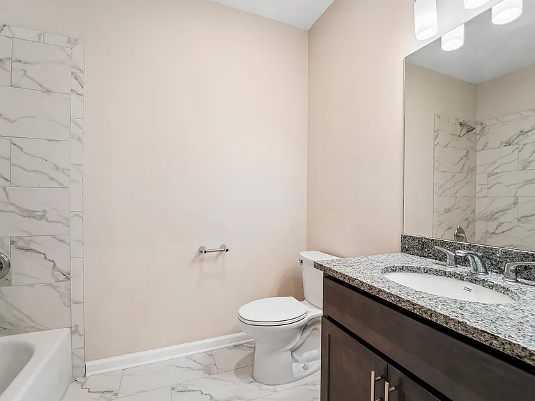 Tower RIdge Grande Secondary Bathroom