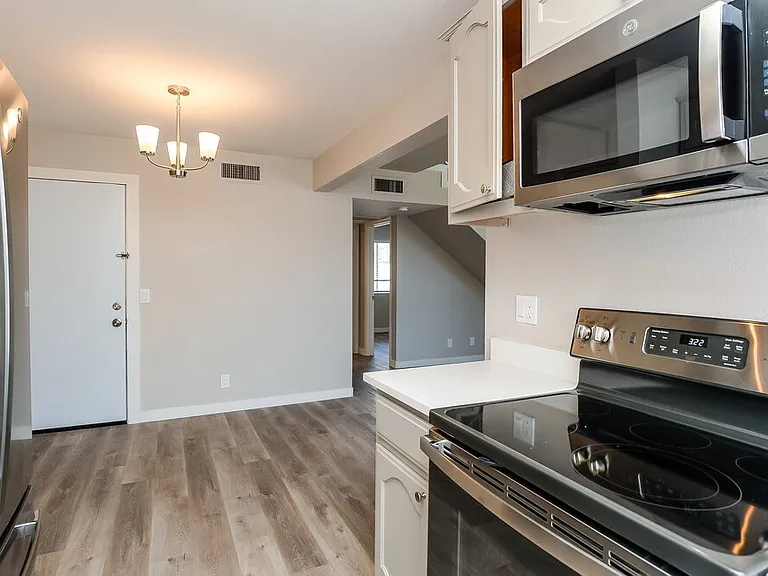 235 N 22nd Pl #556 — Photo 8