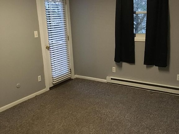 4th image of 536 Forest Ave