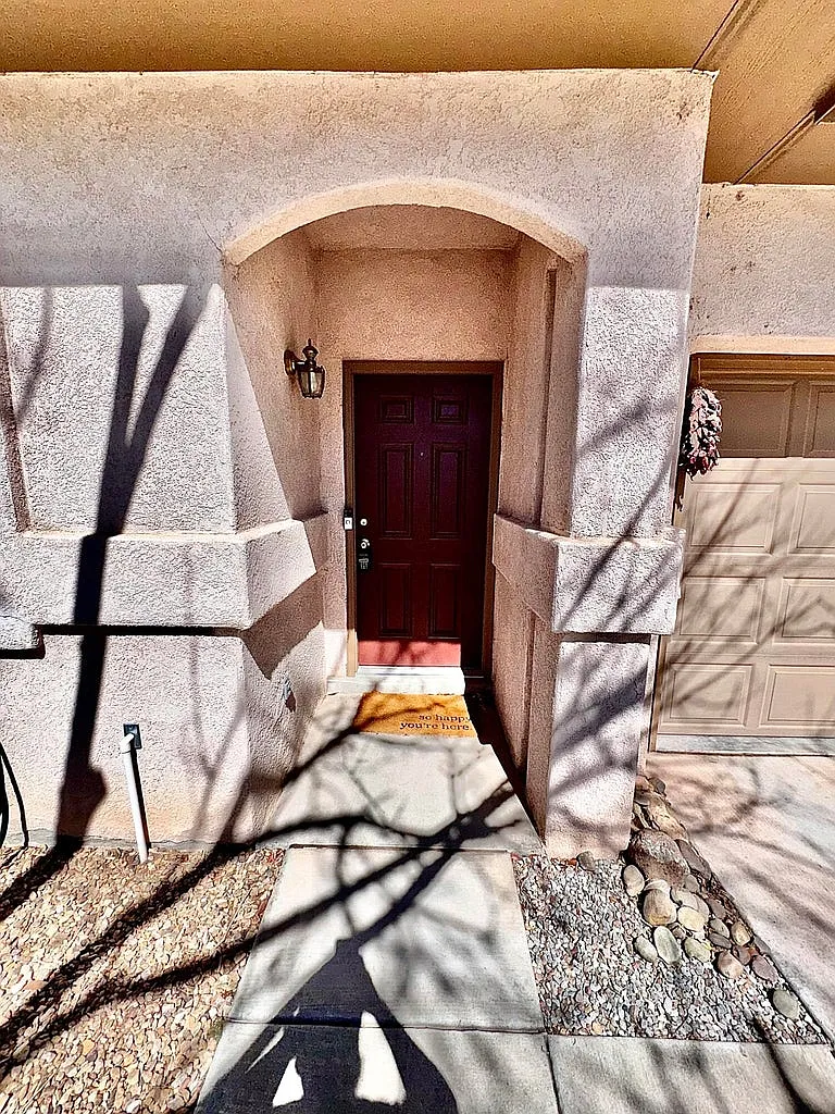 4 bed, 2349 sqft, $2,500 — Photo 3
