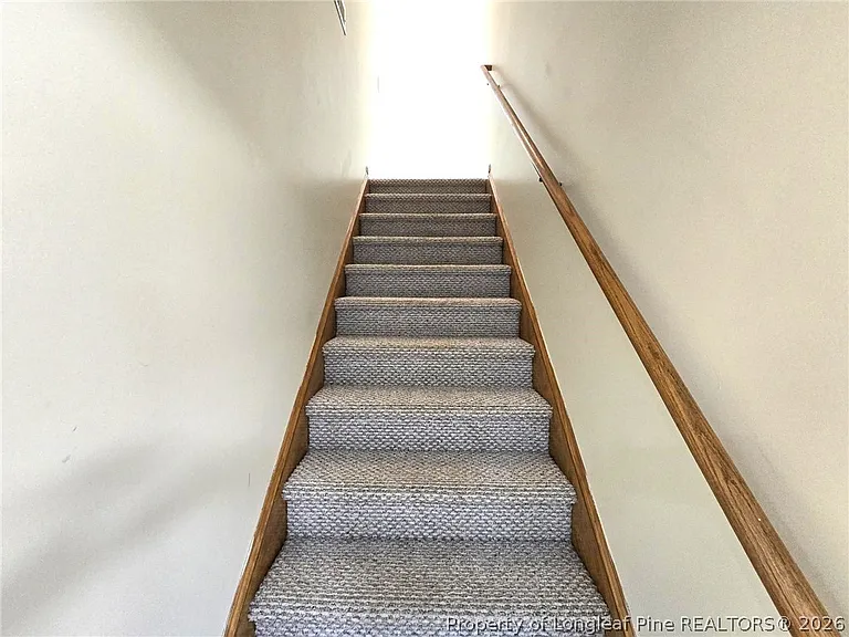 359 Arlington Dr — Photo 21