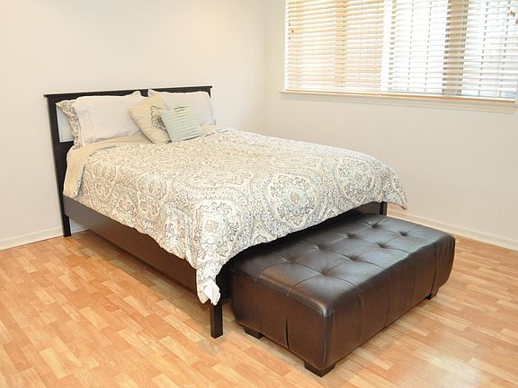 3rd image of 142 Tiffany Ln #43