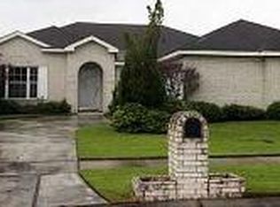 5 Larkspur Ln, Westwego, LA 70094