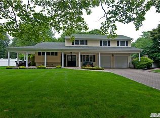 19 Dillon Dr, Dix Hills, NY 11746