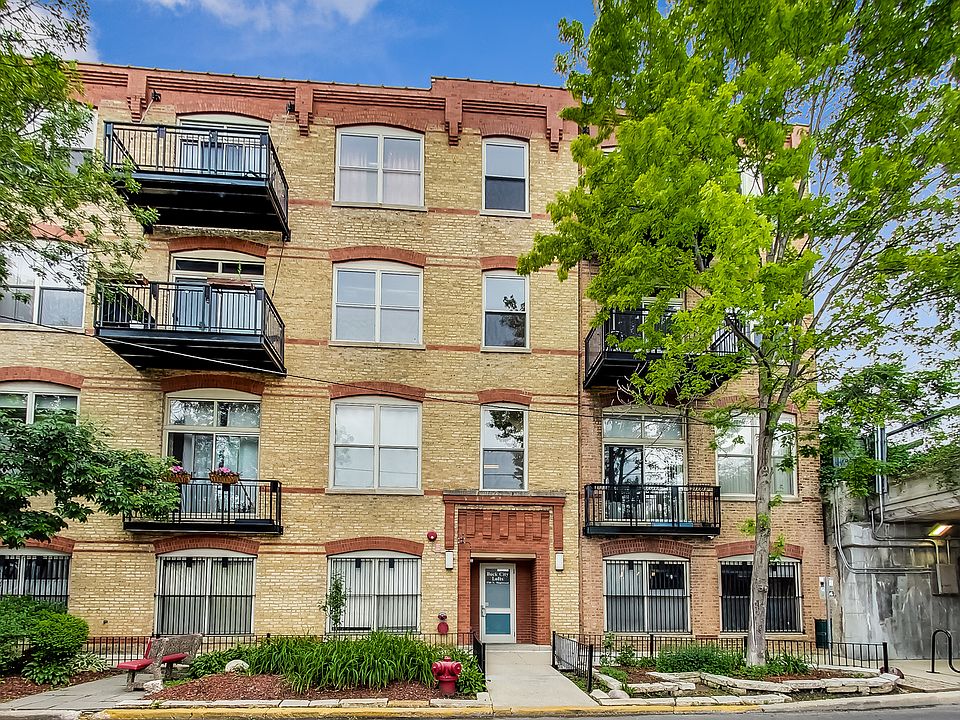 1st image of 1740 N Maplewood Ave APT 402