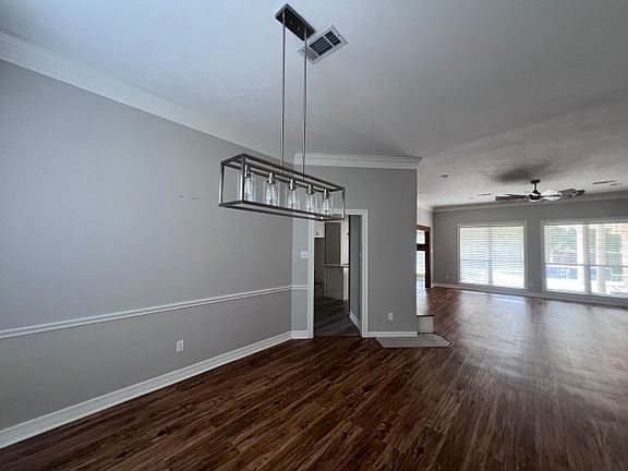 4th image of 701 Royal Adelade Dr