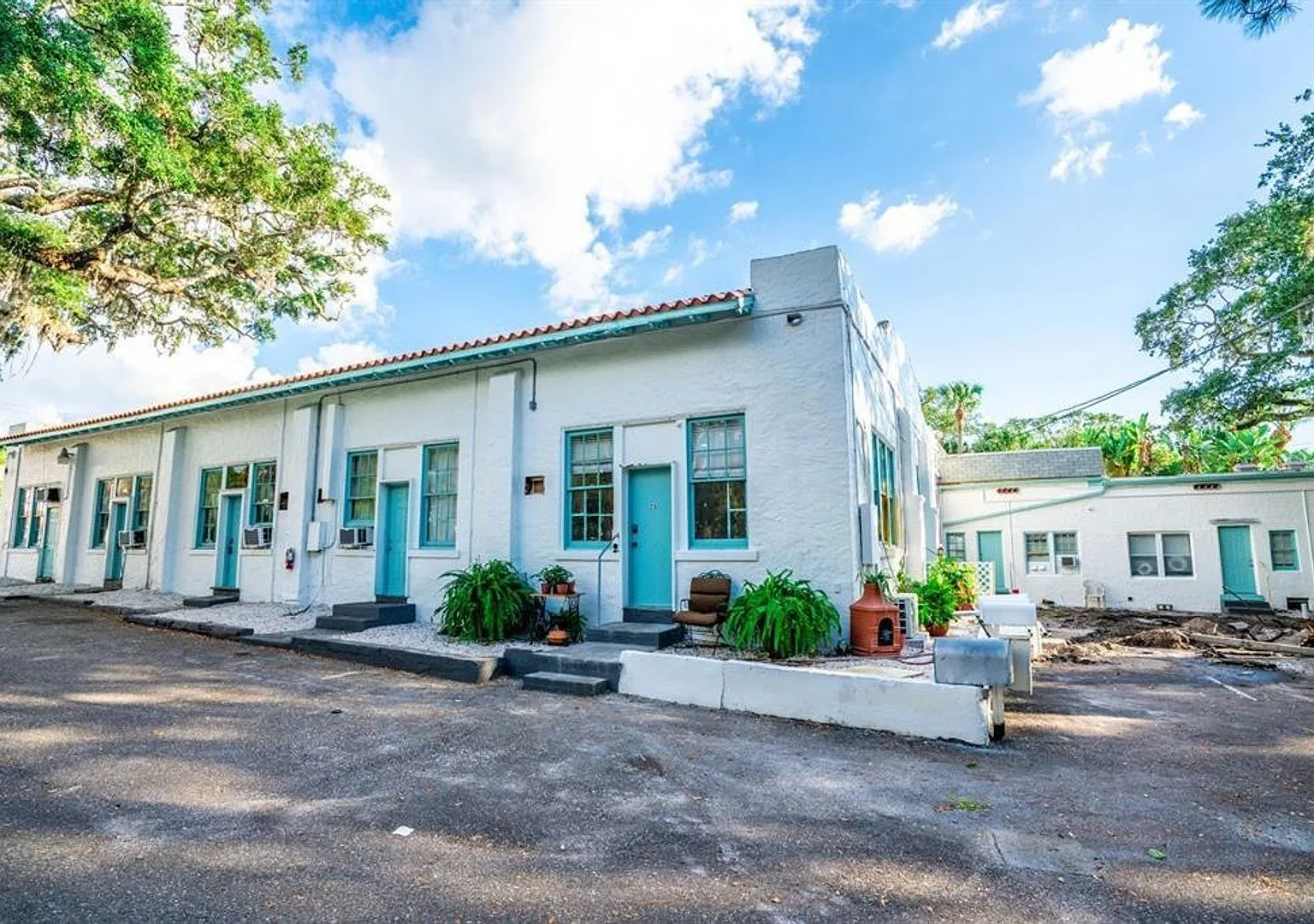 Charming & Historic Jungle Prada Flats in St Pete — Photo 3