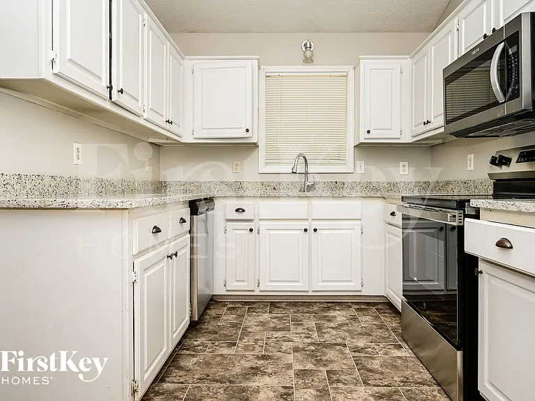 319 Hills Point Rd — Photo 6