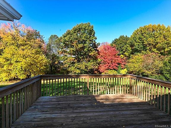 5th image of 62 Eastview Dr