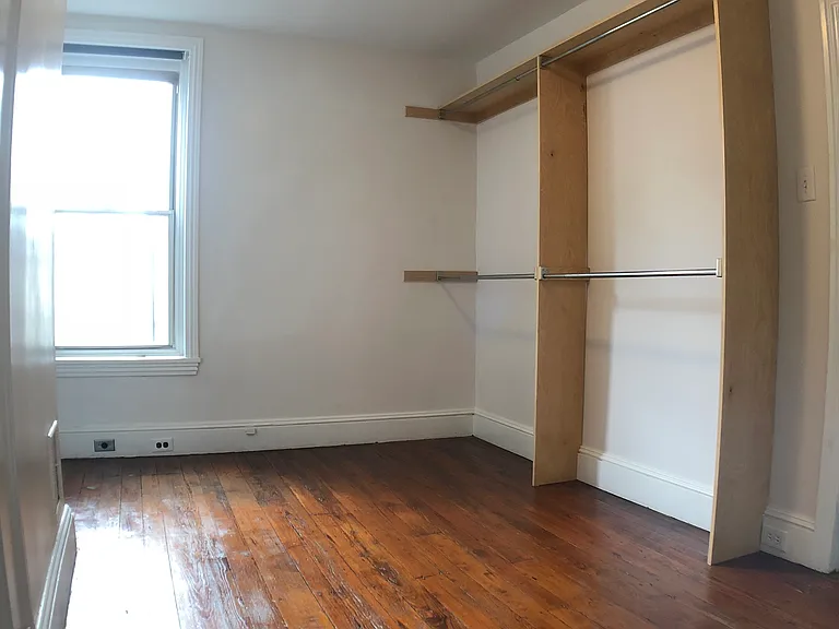 120 N Lambert St — Photo 14