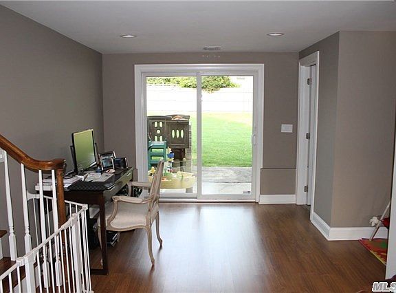 5th image of 18 Hazelwood Dr