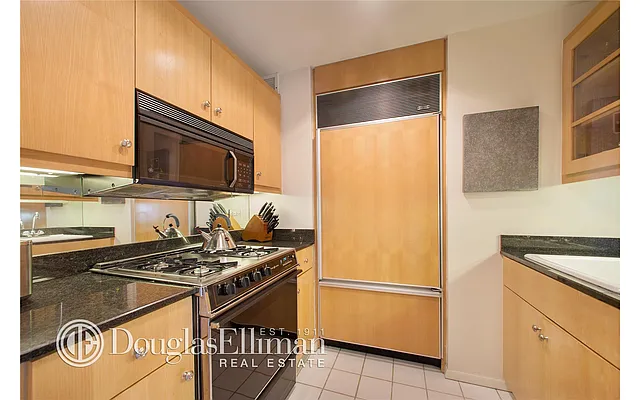 Rented by Douglas Elliman | media 4