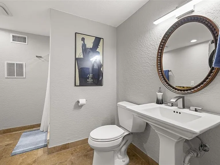 2785 Bayside Dr S — Photo 39