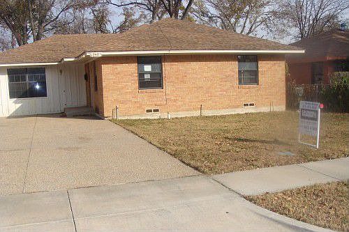 1st image of 2511 Searcy Dr