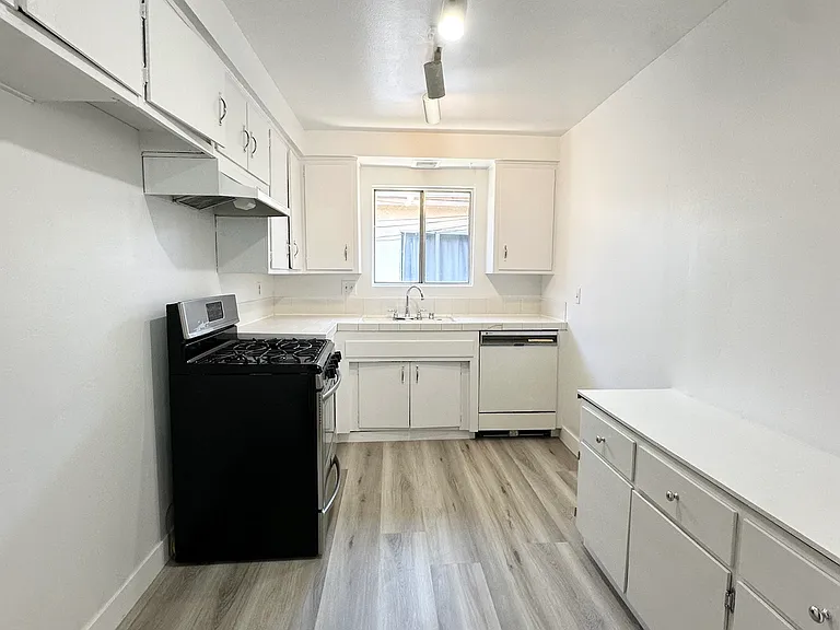 135 Diamond St #3 — Photo 6
