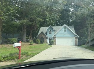 5617 Riverside Dr, Sugar Hill, GA 30518