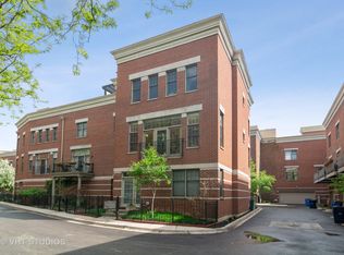 1069 W Chestnut St, Chicago, IL 60642