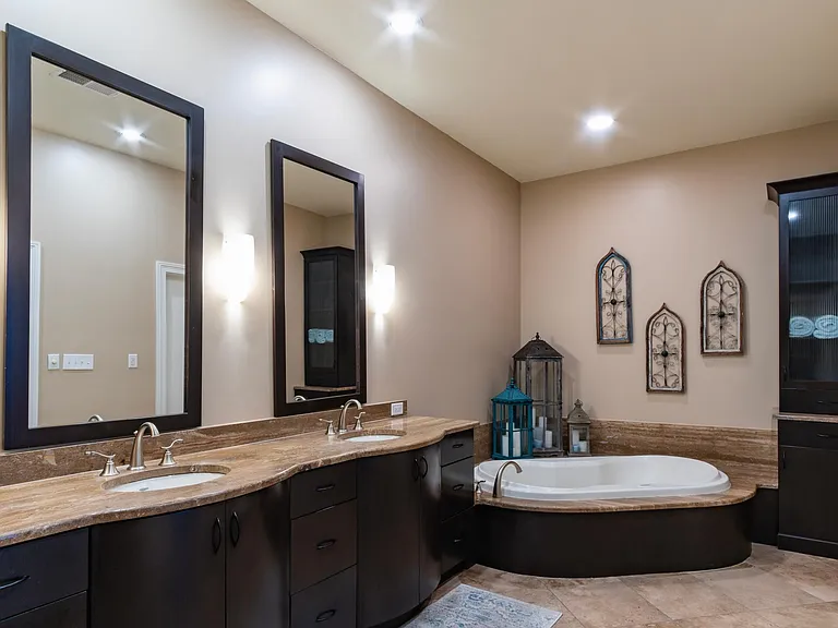 655 S Riverside Dr #1502 — Photo 13