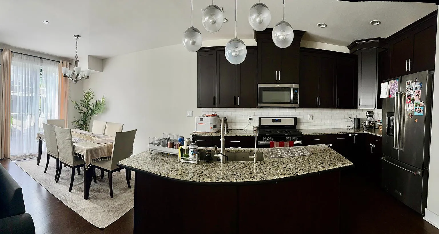 3 bed, 2.5 bath, 2108 sqft, $3,050 — Photo 2