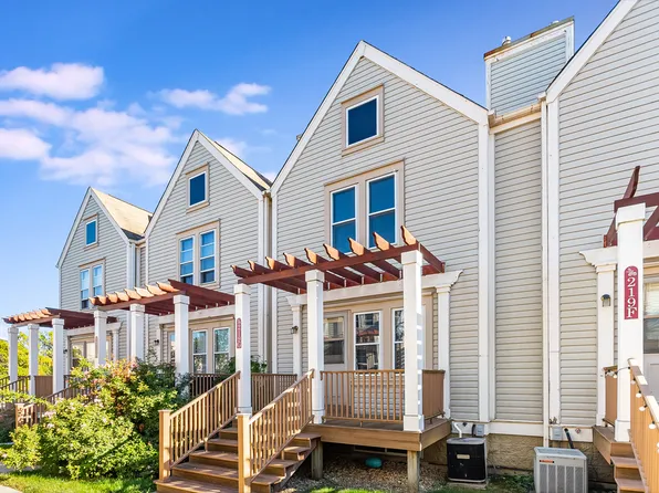 219 N Walnut St Unit G, Bensenville, IL 60106