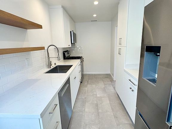 4th image of 4331 Beethoven St