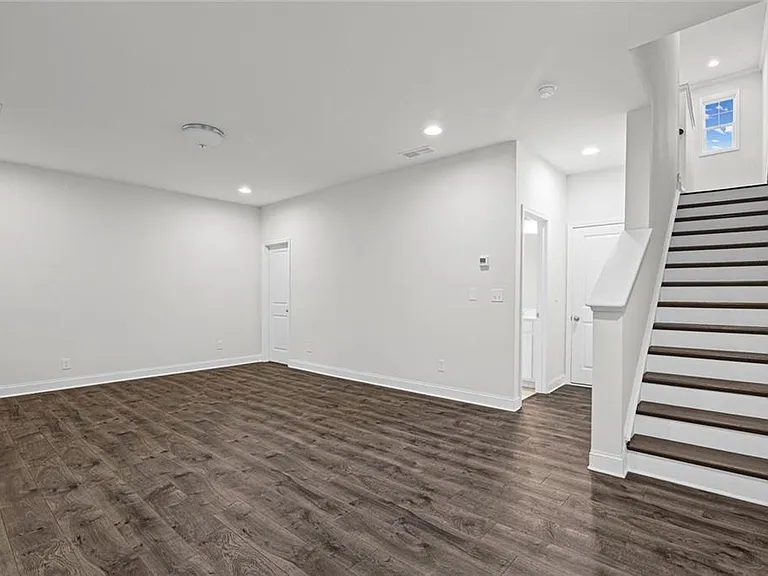 2779 White Oak Ln #20 — Photo 34