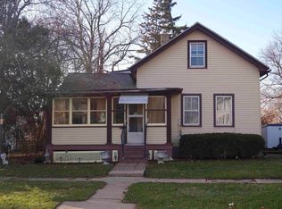 1112 S 8th St, Watertown, WI 53094