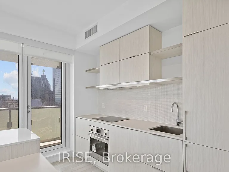 197 Yonge St #3405 — Photo 5