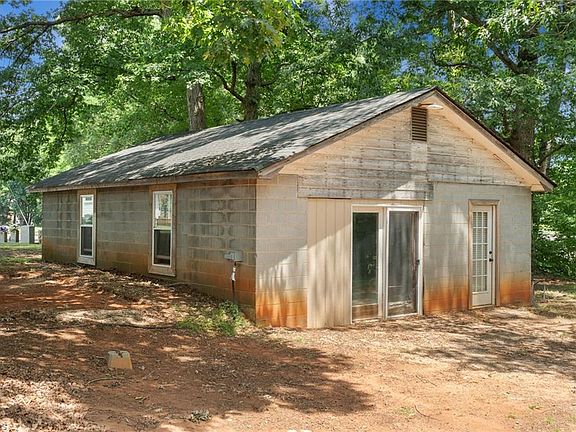 5th image of 853 Meadowbrook Dr