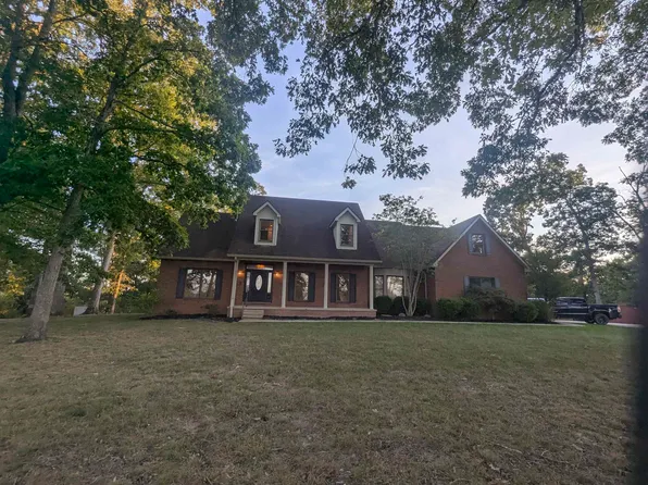 20305 Country Club Dr, Catlettsburg, KY 41129