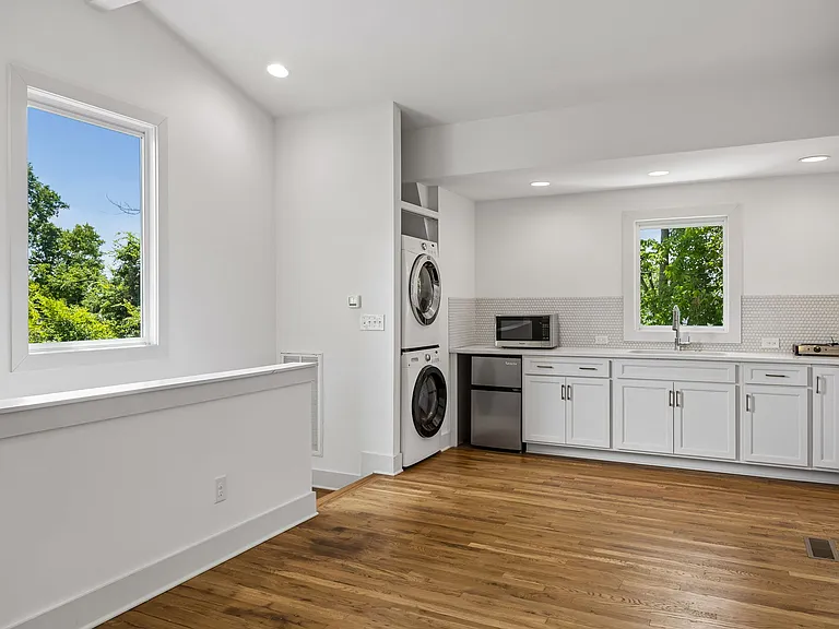 1011 Bate Ave — Photo 33